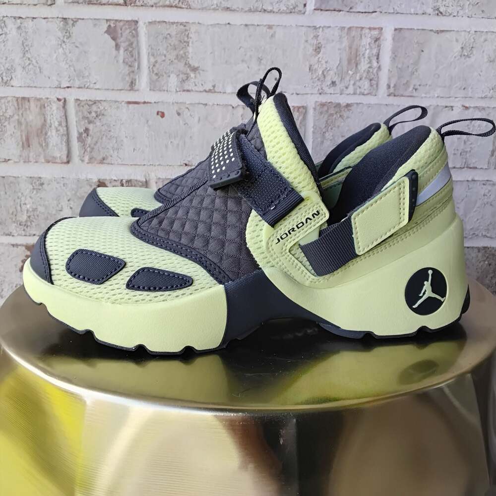 Air Jordan Women's Trunner LX 'Luminous Green' HQ2164-302